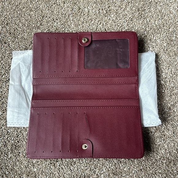 Lark & Ives Burgundy Vegan leather wallet - Picture 4 of 4